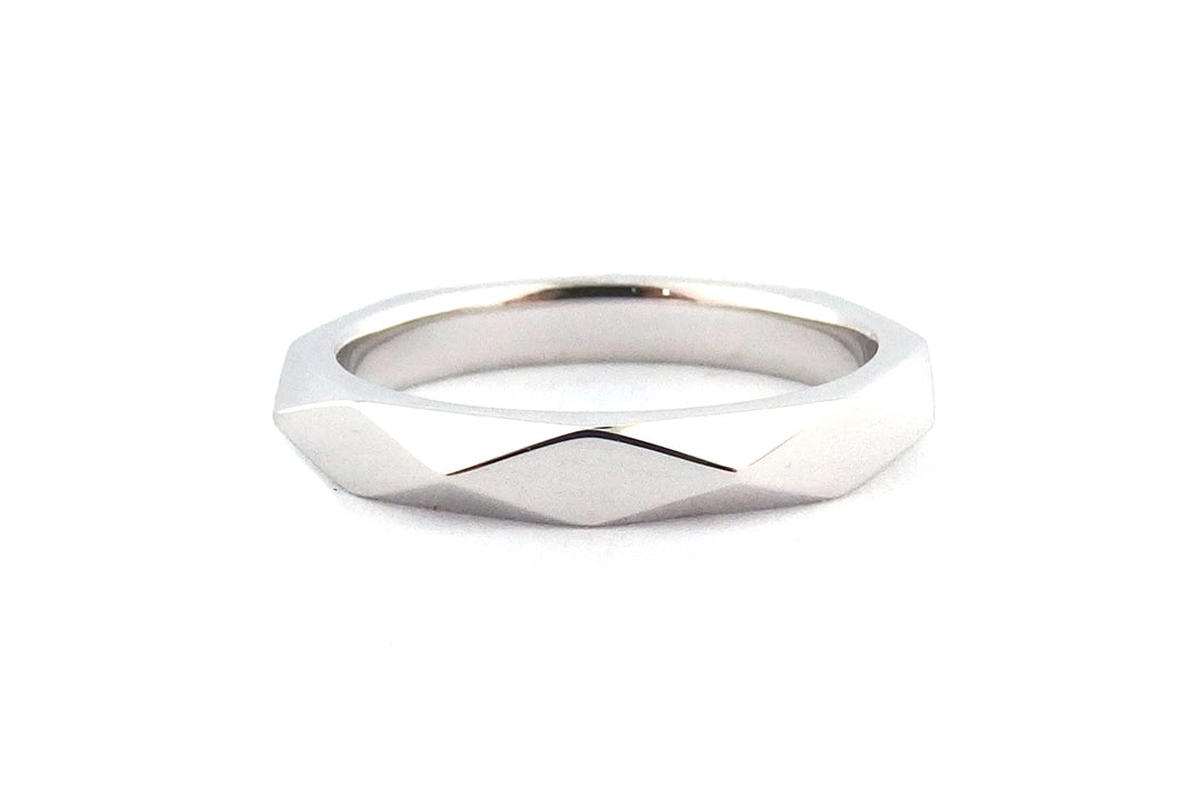 18ct white gold faceted wedding band