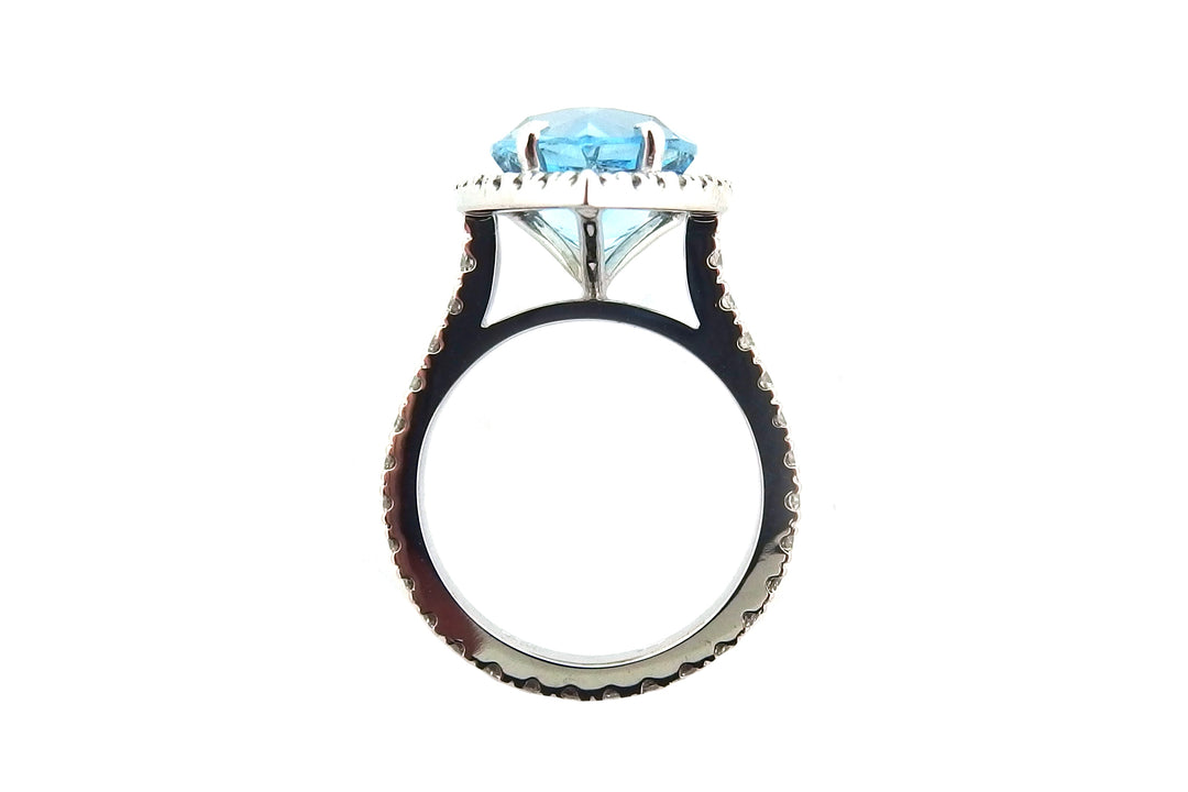 18ct white gold pear shape aquamarine halo ring