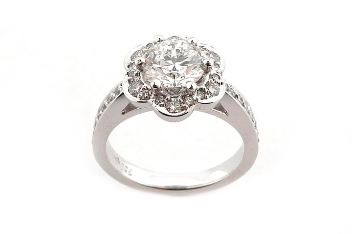 Flower shape halo ring
