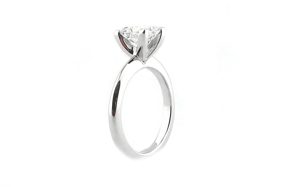 Princess cut diamond ring