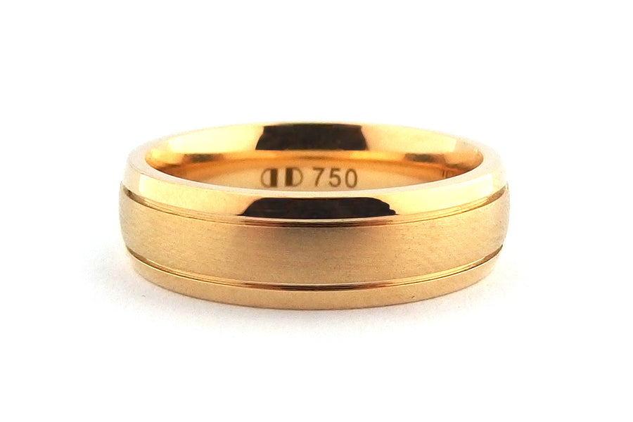 Yellow gold men wedding ring with two parallel grooves