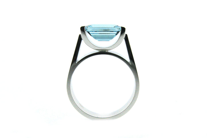 Aquamarine bar set ring