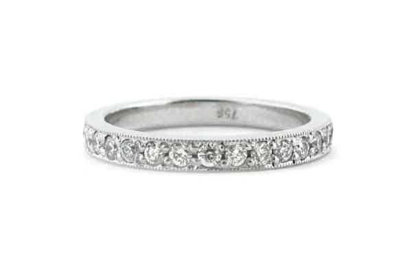 Bead set ring with a milgrain edge