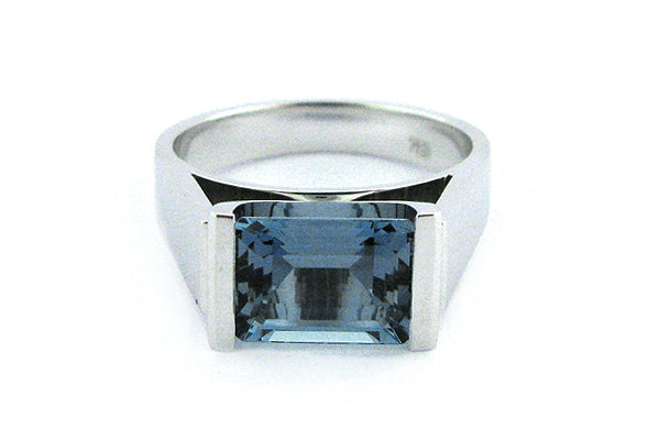 Aquamarine bar set ring