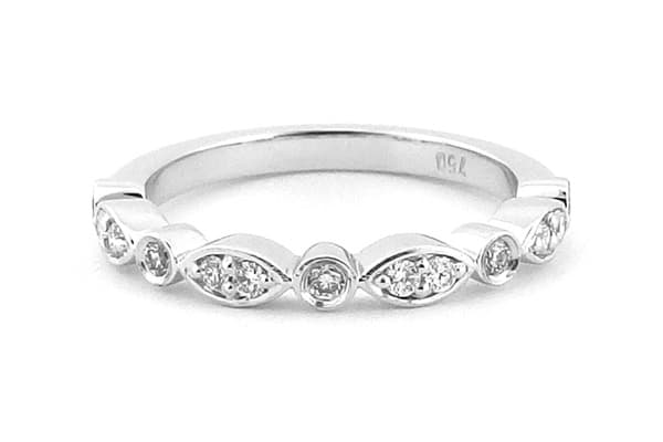 Bezel and bead set diamond wedding ring
