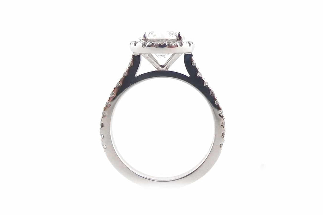 18ct White gold Halo Ring set with Brilliant cut Diamond