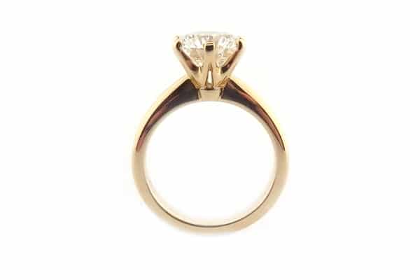 Classic yellow gold solitaire round brilliant cut ring