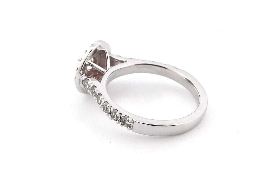 Double halo of white and pink diamonds