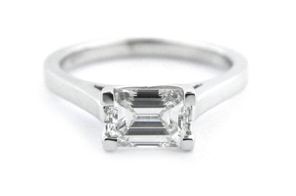 Emerald cut diamond horizontally set, flat band