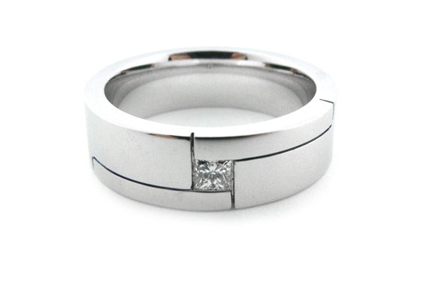 Men's ring with a princess cut diamond