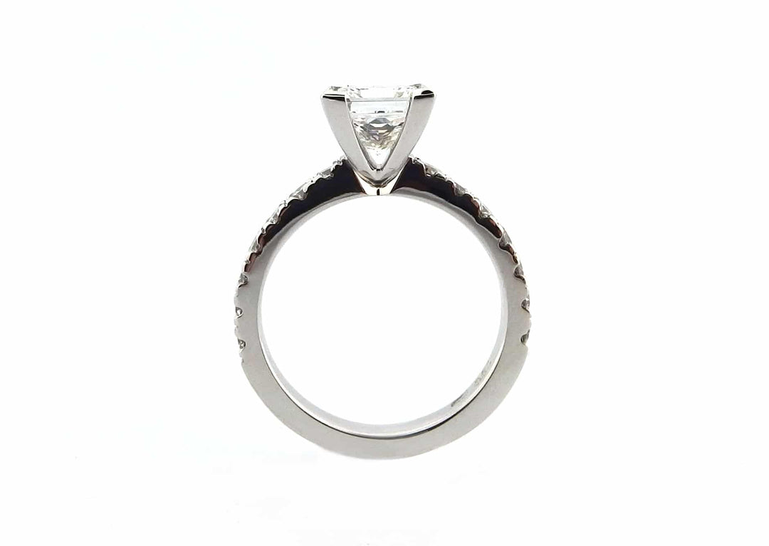 Princess cut diamond engagement ring and wedding band set