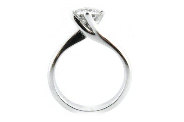 Round brilliant cut diamond four claw set, twisted band