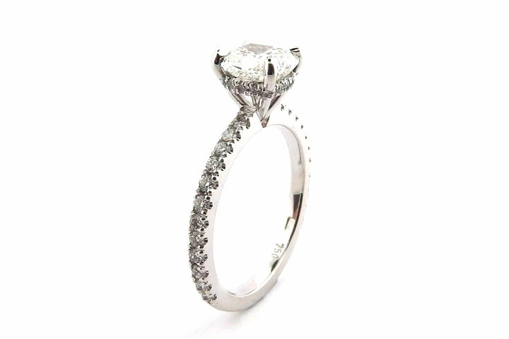 Cushion cut with diamonds in the setting