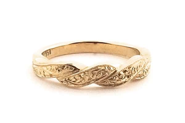 Twisted yellow gold ring