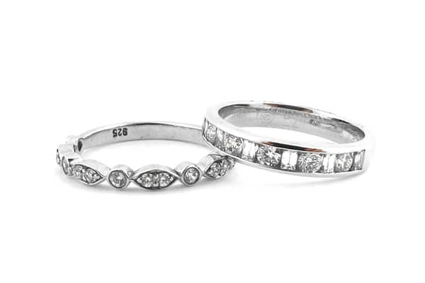 Unique set of wedding bands