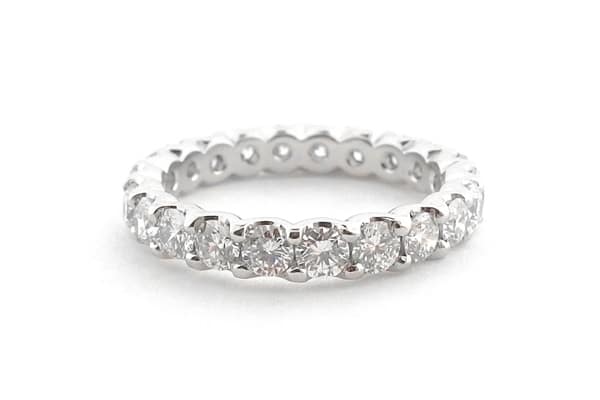 What is the tradition of eternity rings?